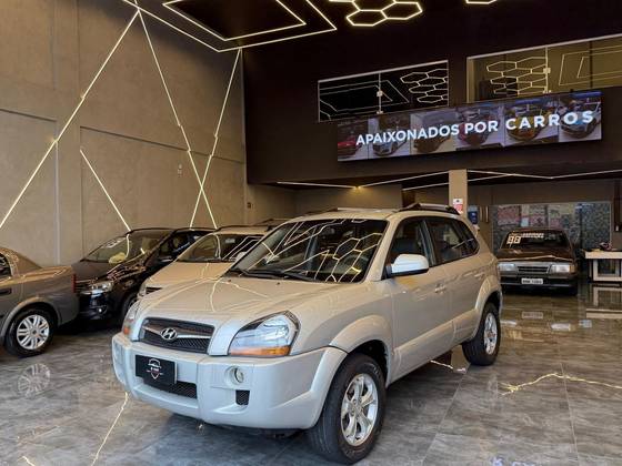 HYUNDAI TUCSON 2.0 MPFI GLS 16V 143CV 2WD FLEX 4P AUTOMÁTICO HYUNDAI TUCSON 2.0 MPFI GLS 16V 143CV 2WD FLEX 4P AUTOMÁTICO